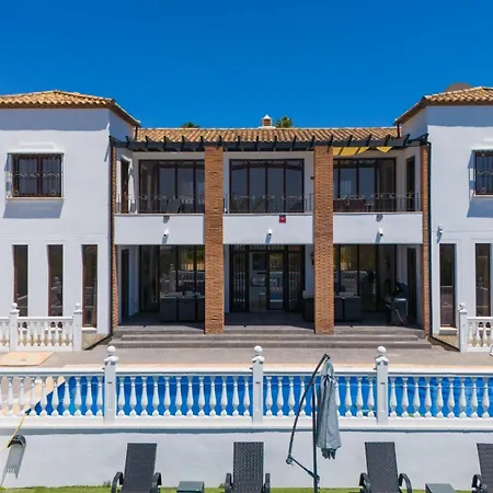 Dream Beach-side With Sea Views & Close To Golf *