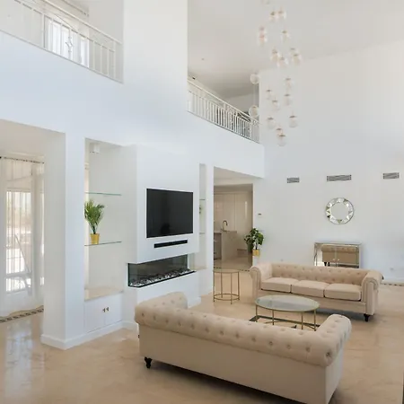 Dream Beach-side With Sea Views & Close To Golf