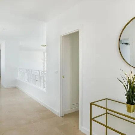 Dream Beach-side With Sea Views & Close To Golf