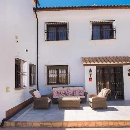 Dream Beach-side With Sea Views & Close To Golf Villa *