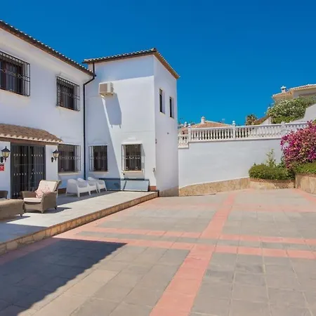 Villa Dream Beach-side With Sea Views & Close To Golf *